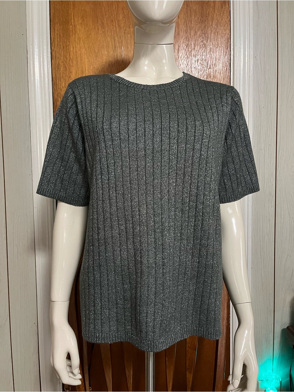 Women’s Short-Sleeve silver Glittered Ribbed Knit Sweater - Gray